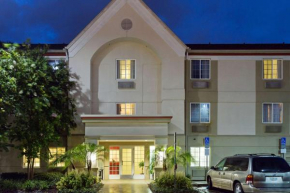 Отель MainStay Suites Orlando Altamonte Springs  Орландо